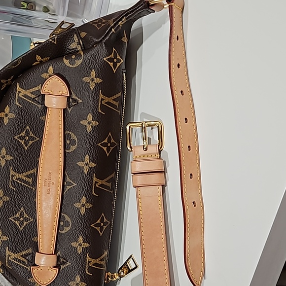 SOLD Louis Vuitton Monogram Bumbag - Picture 13 of 16